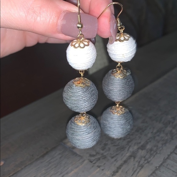 5/$25 Bohemian Style White to Gray Ombré Drop NEW - Picture 2 of 3